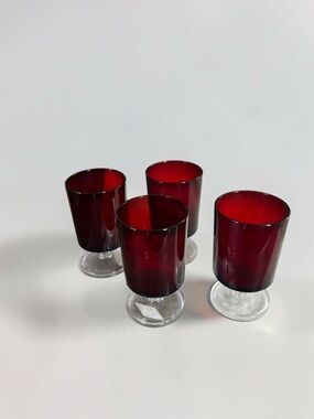 Arcoroc France Ruby Red Wine Goblets Set of 4 Clear Stem